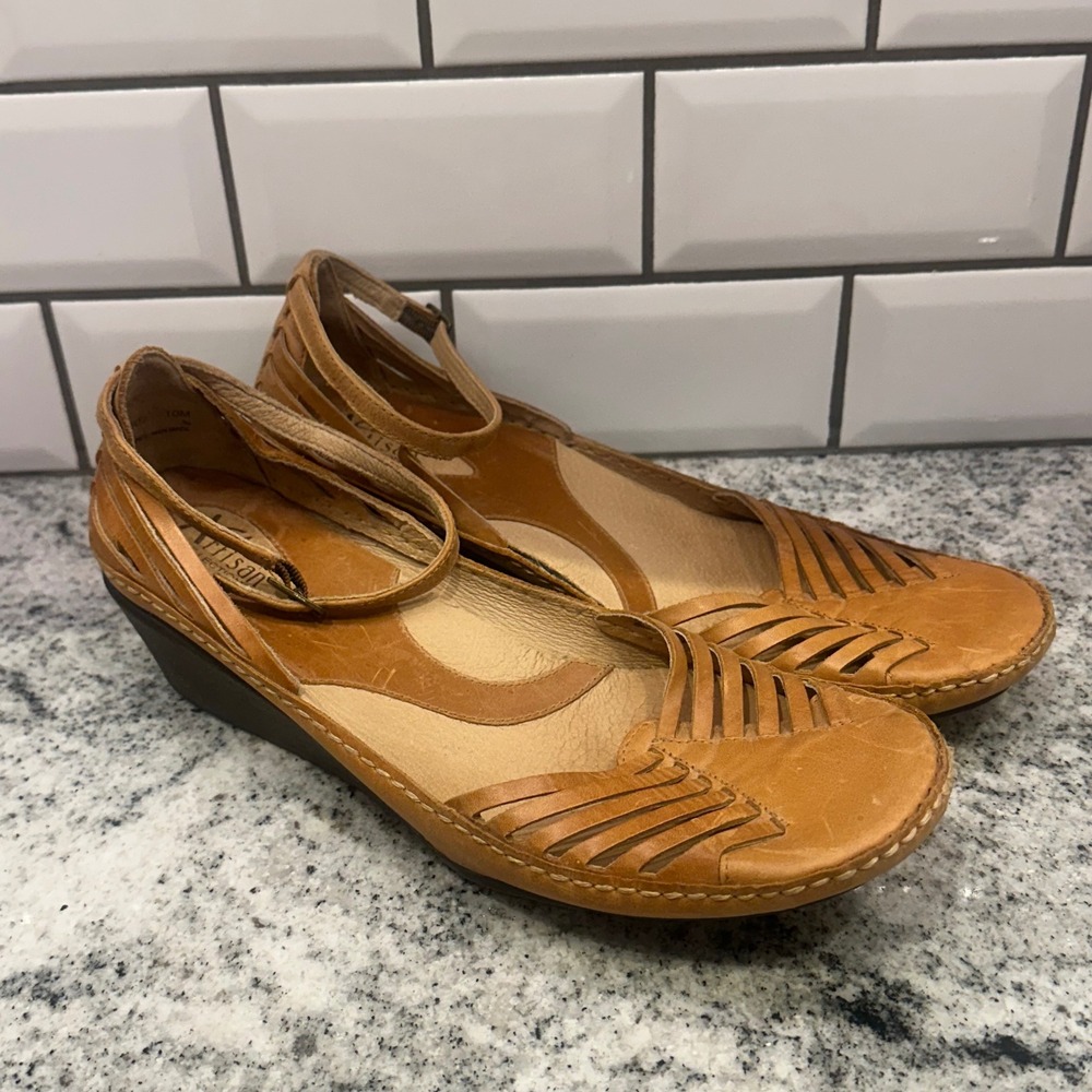 Clarks Women 10M Wedge Sandals Tan Leather Woven Huarache Ankle Strap Boho